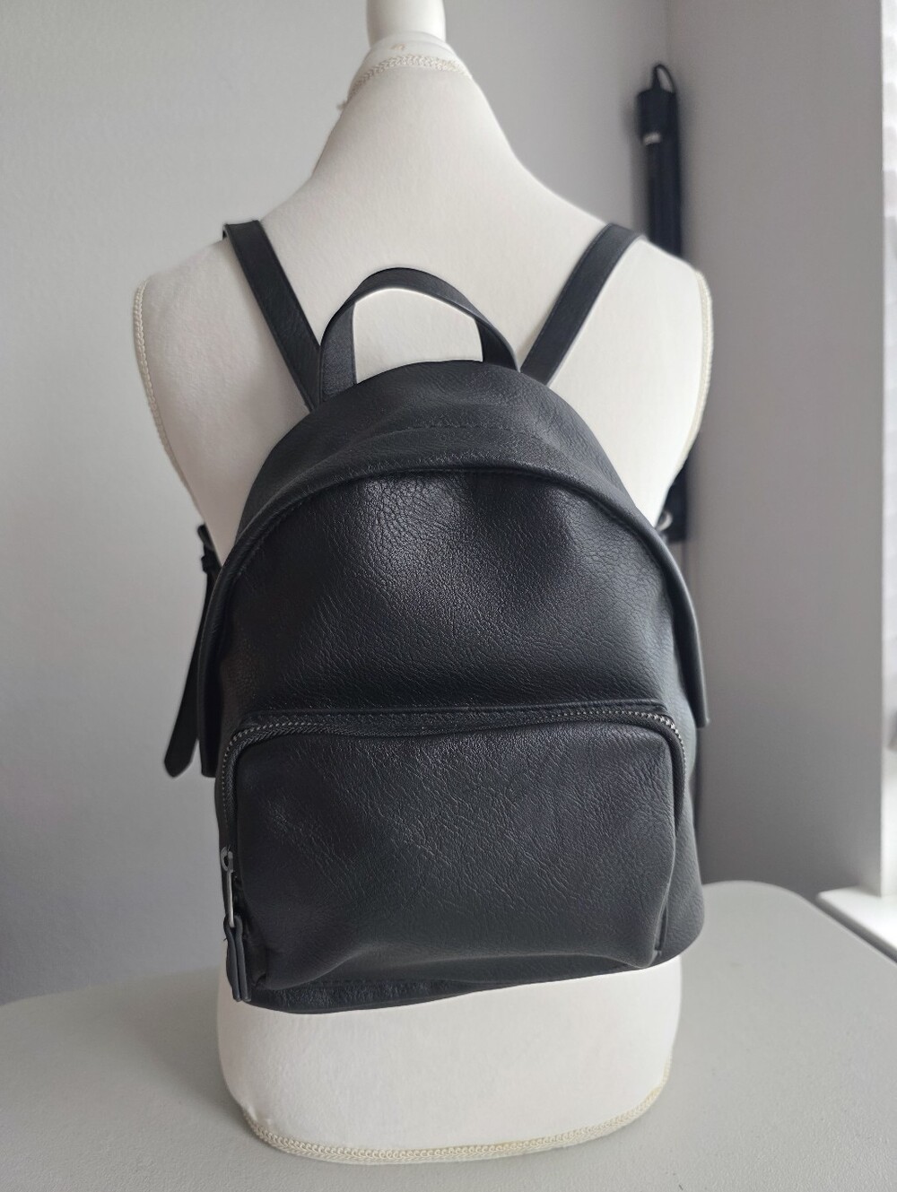 Universal Thread Black Faux Leather Mini Backpack Clean Girl Minimalist 90's